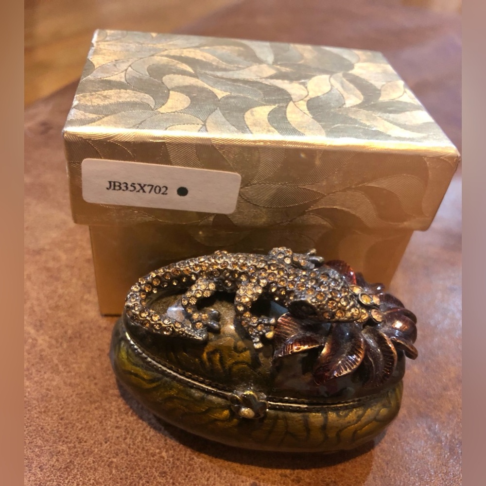Gecko Enamel Trinket Box